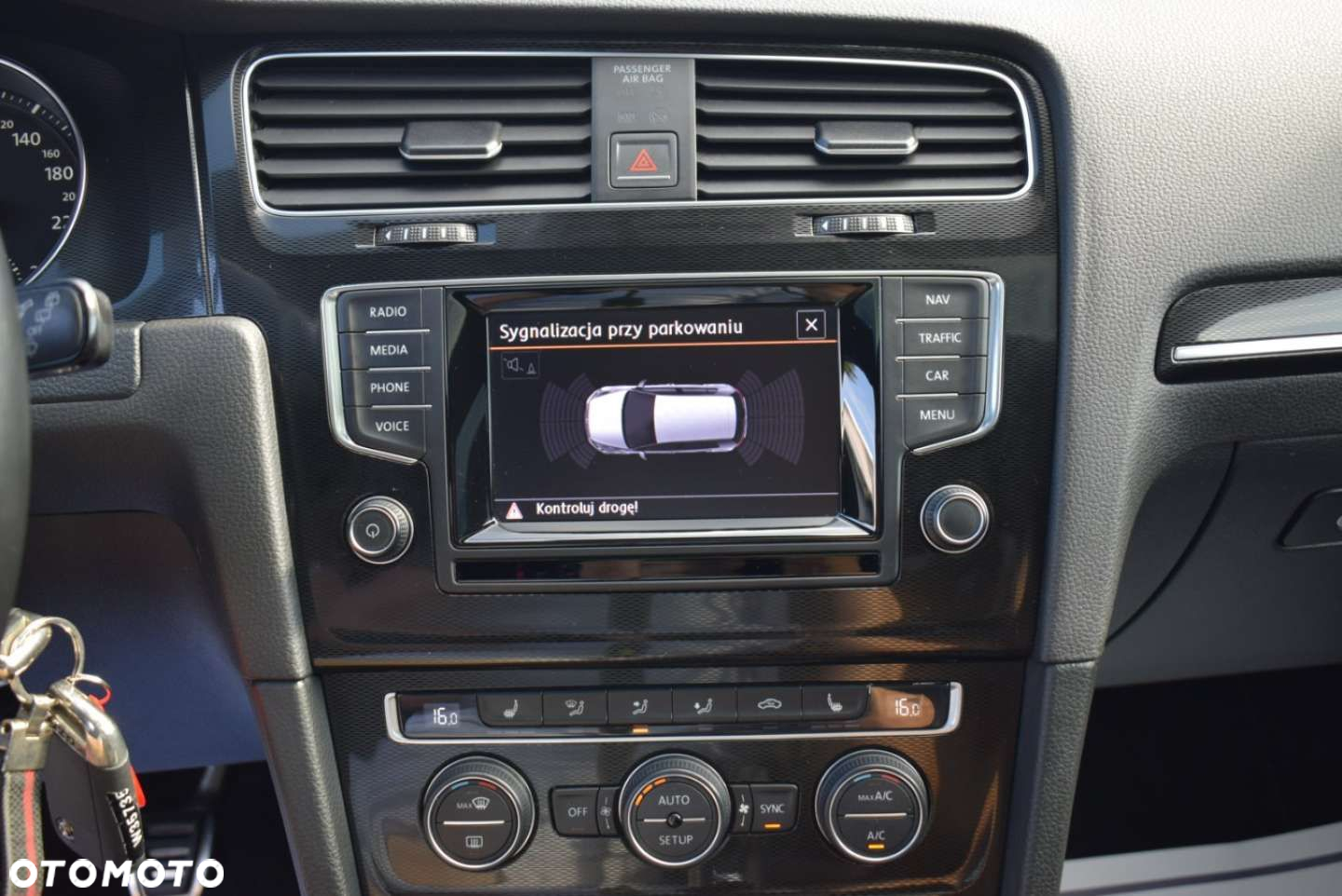 Volkswagen Golf - 31