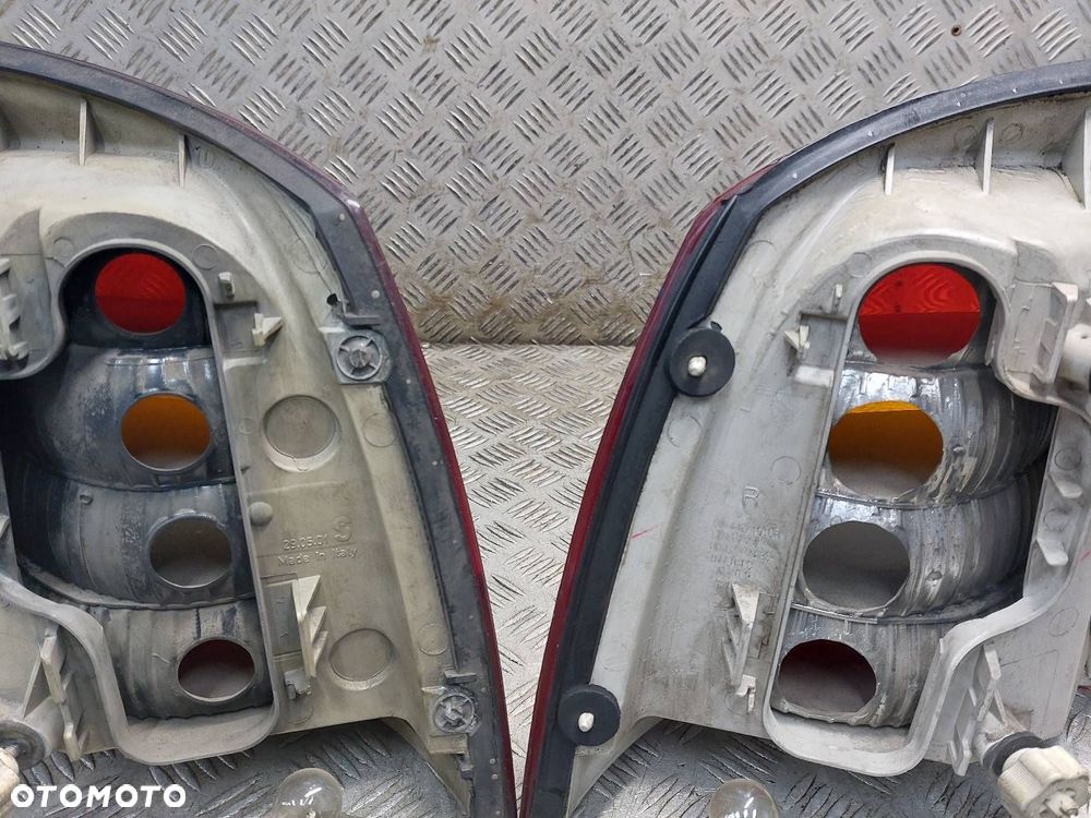 LAMPA LEWY TYŁ + PRAWY TYŁ  OPEL ASTRA G HB 5D - 8