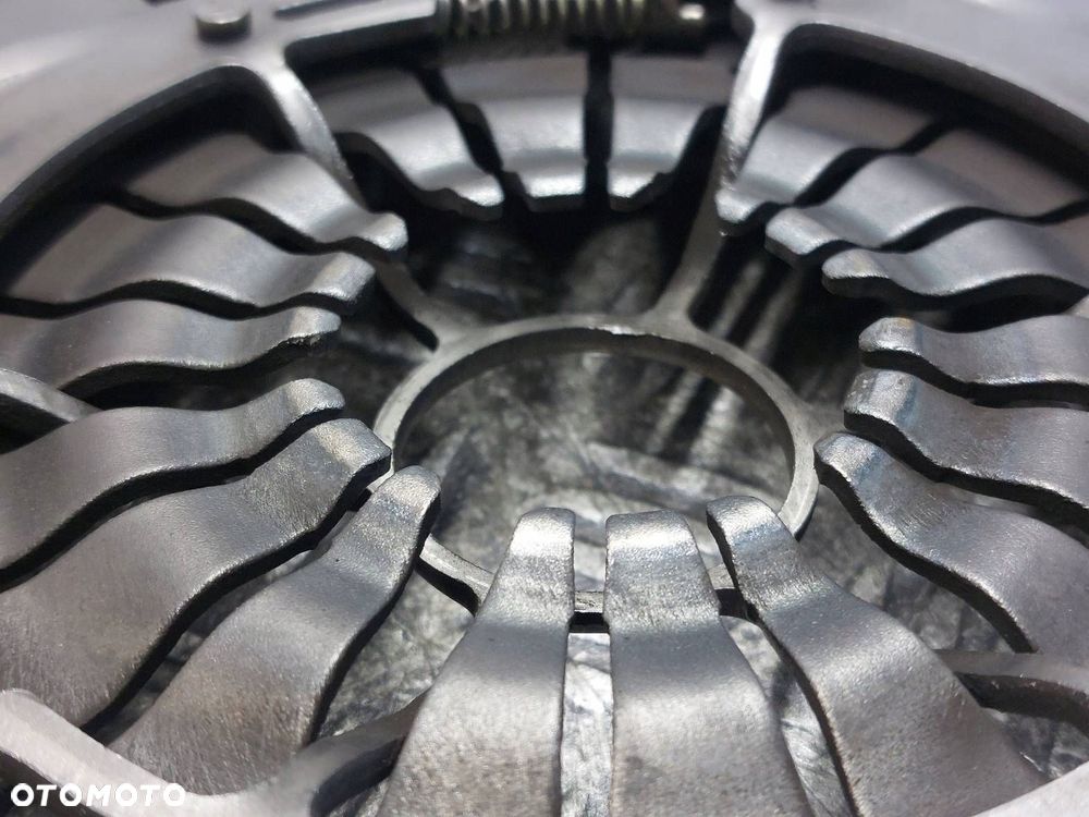 KOŁO DWUMASOWE + TARCZA + DOCISK + ŁOŻYSKO OPOROWE BMW E91 2.0 16V 7560876 - 4