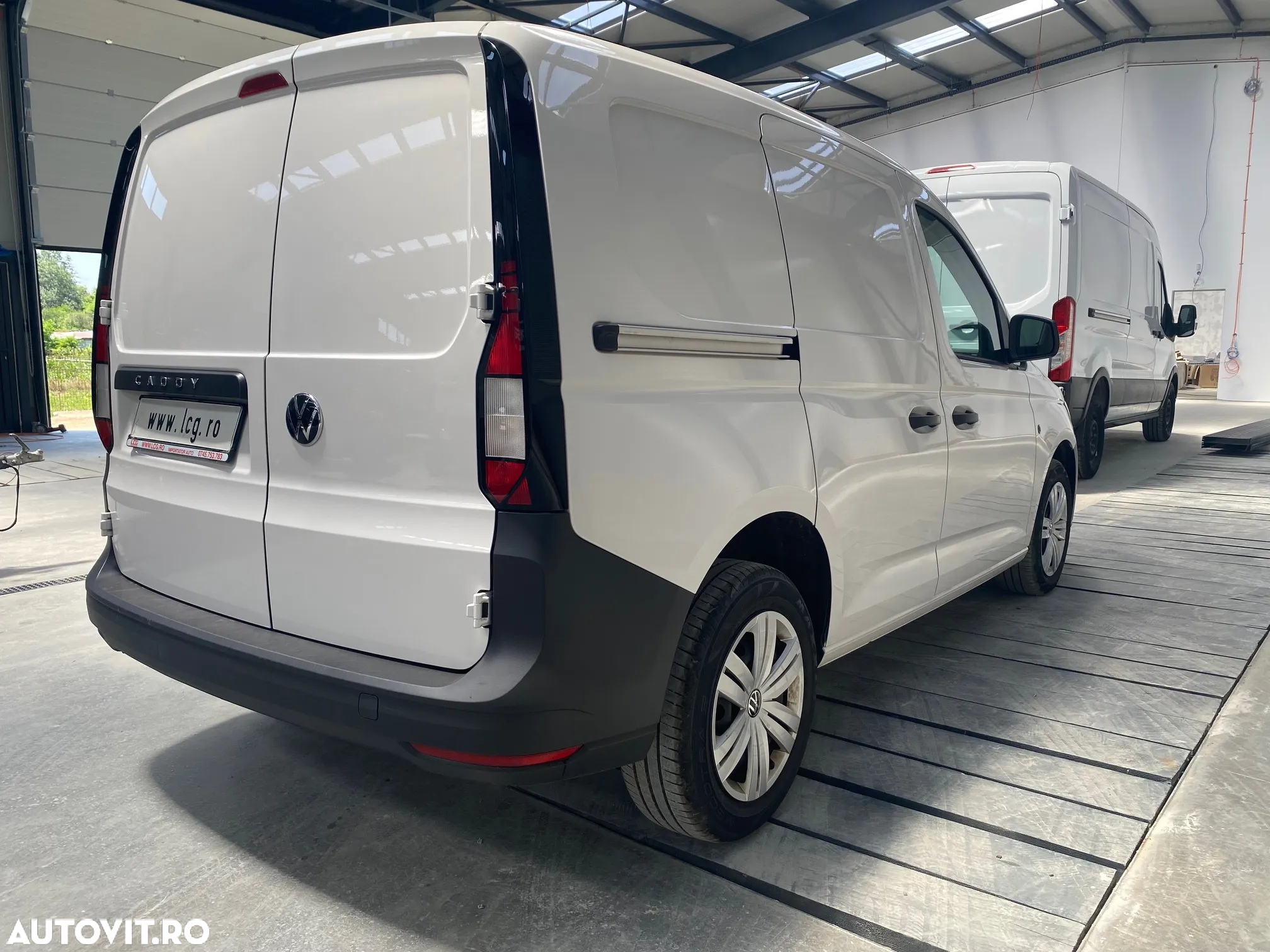 Volkswagen Caddy - 4