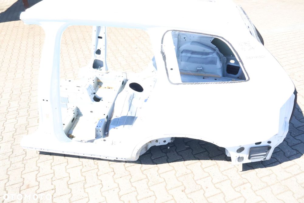VOLVO XC90 II ĆWIARTKA BŁOTNIK LEWA TYŁ 614