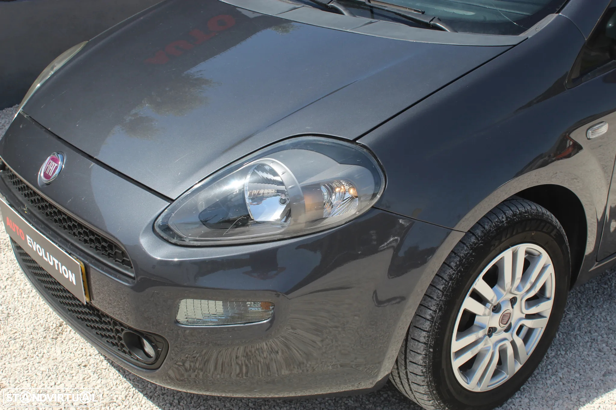 Fiat Punto 1.3 M-Jet Lounge S&S - 4