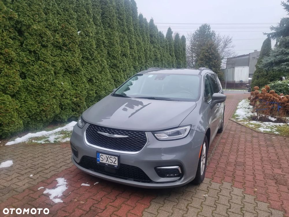 Chrysler Pacifica - 2