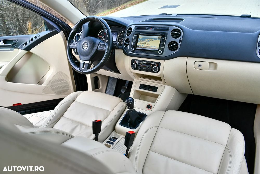 Volkswagen Tiguan 2.0 TDI DPF BlueMotion Technology Exclusive - 22