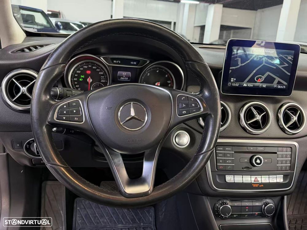 Mercedes-Benz GLA 180 (CDI) d 7G-DCT Urban - 17