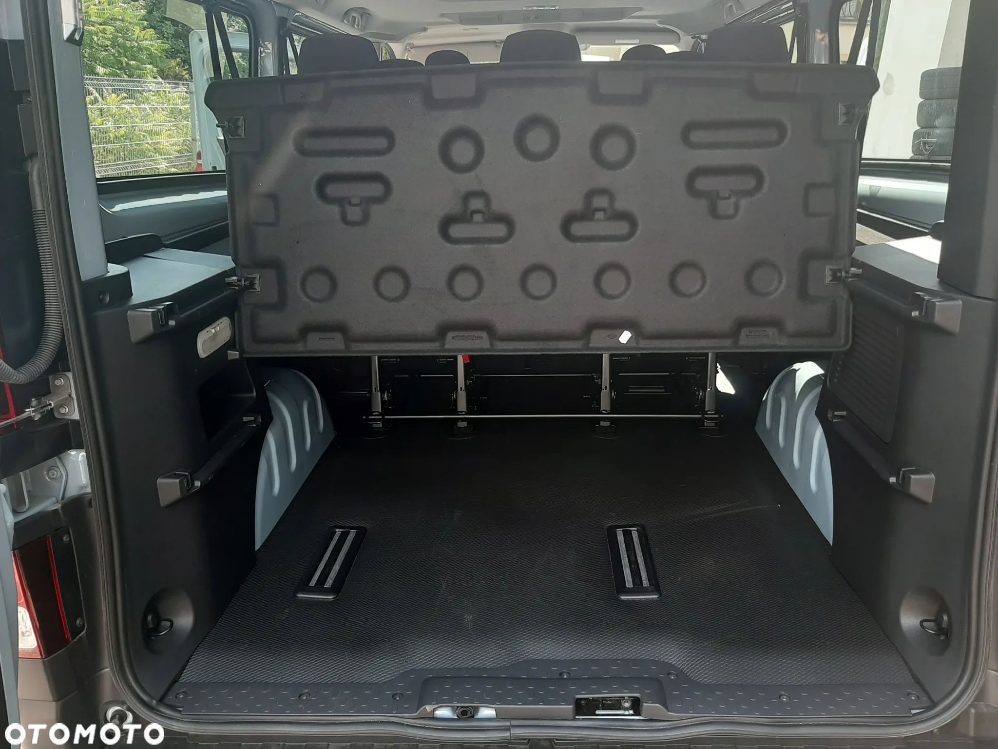 Renault Trafic SpaceClass 2.0 dCi - 12