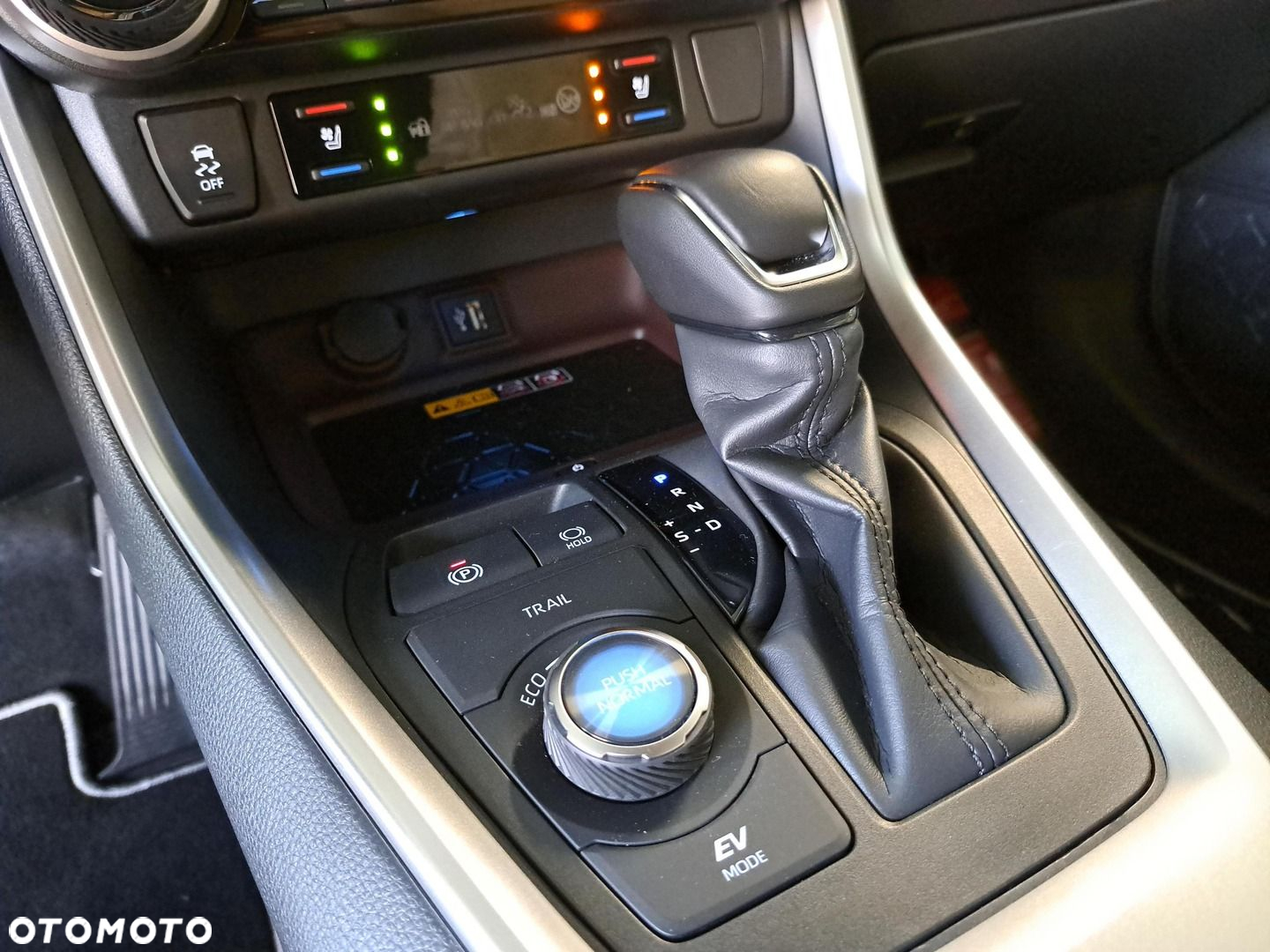 Toyota RAV4 2.5 Hybrid Executive 4x4 - 26