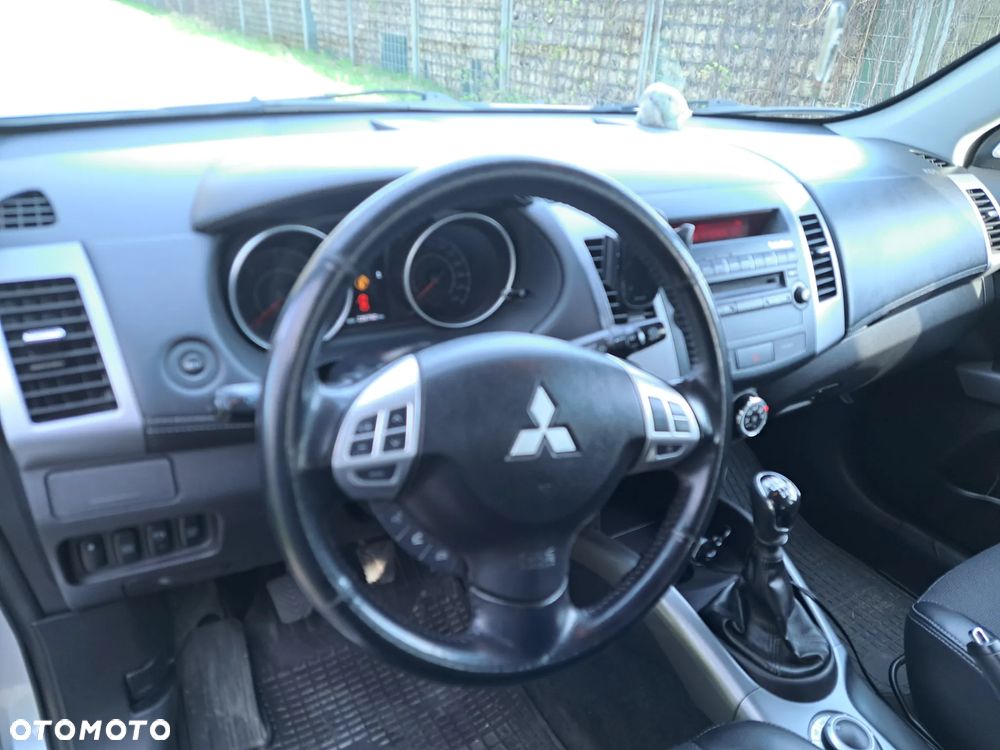 Mitsubishi Outlander 2.0 DID Intense + - 13