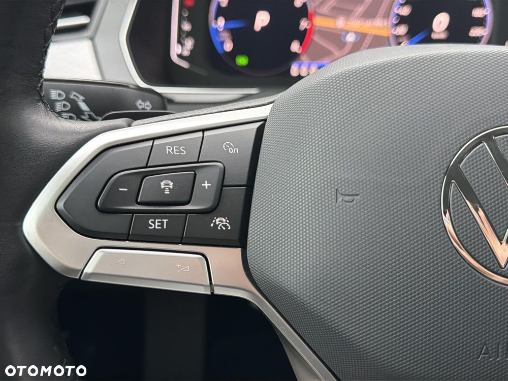 Volkswagen Passat - 18