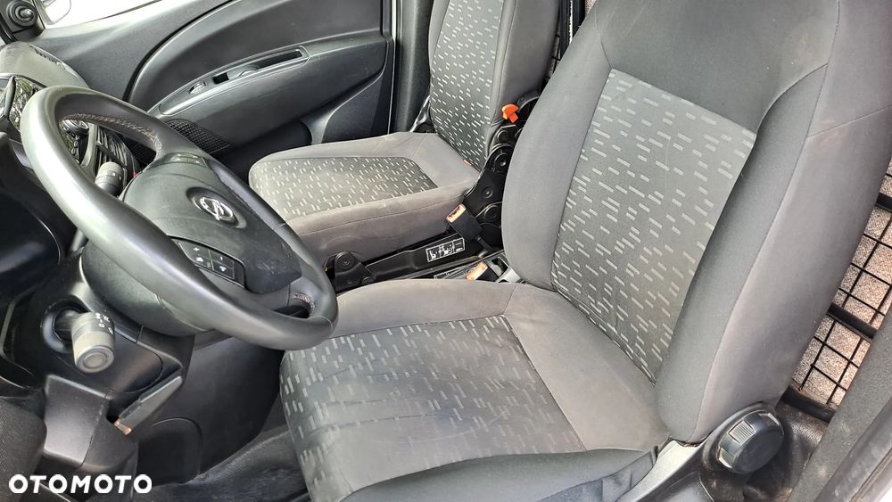 Opel COMBO - 15