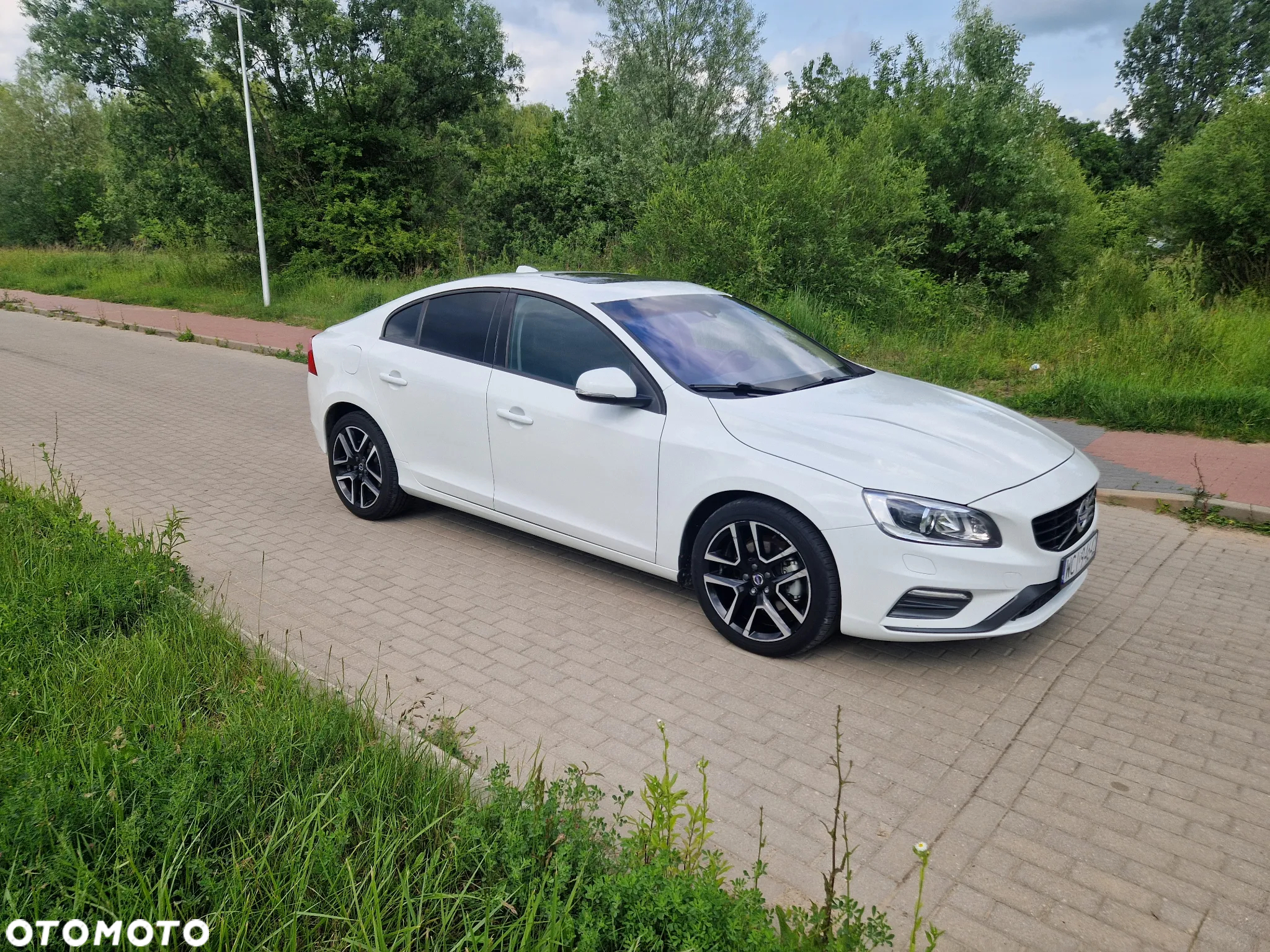Volvo S60 T5 Drive-E Dynamic Edition (Momentum) - 9