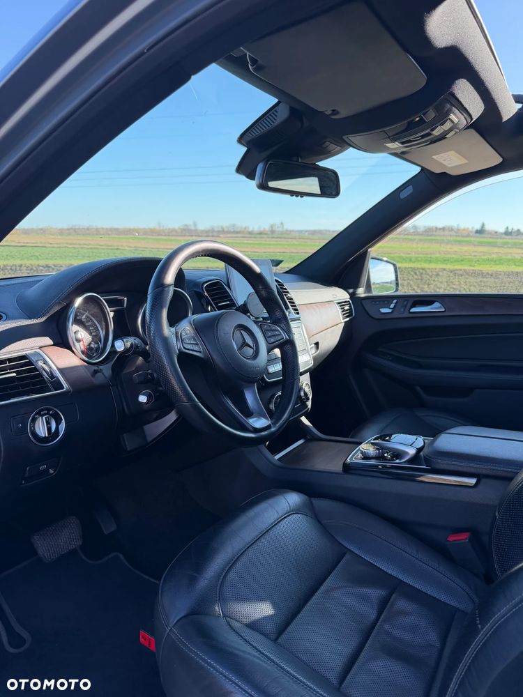 Mercedes-Benz GLS - 4