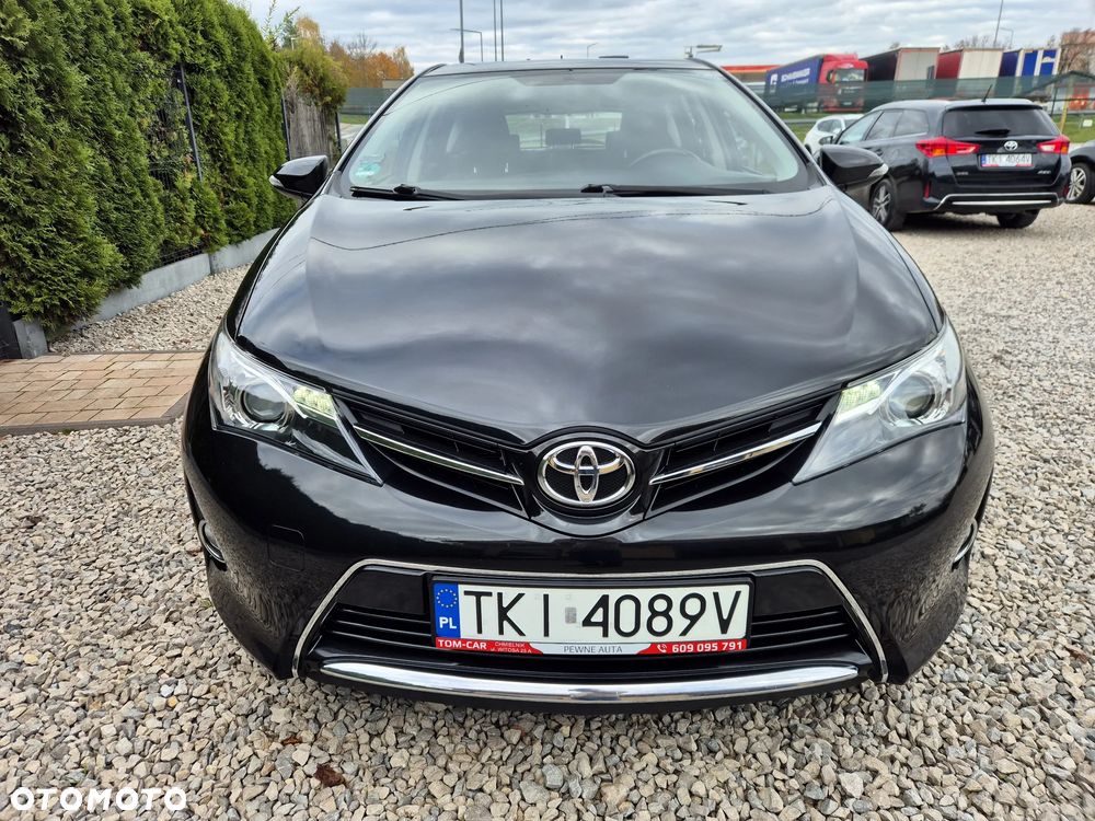 Toyota Auris 2014 photo 3