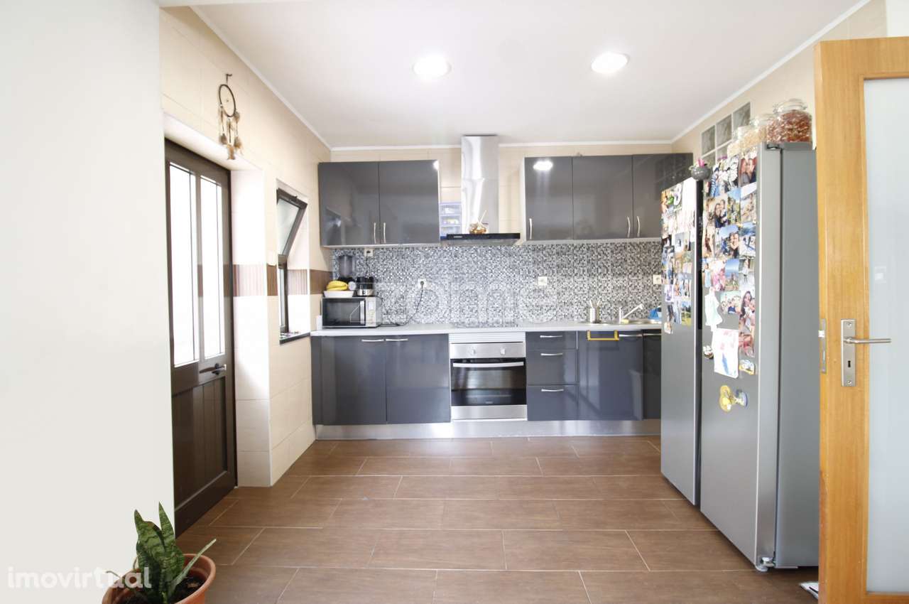 Andar Moradia T2 com Terraço, Garagem e 3 Frentes – Alto de Soutelo - Grande imagem: 3/18