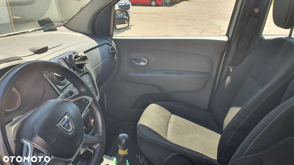 Dacia Lodgy 1.6 SCe Stepway S&S - 25