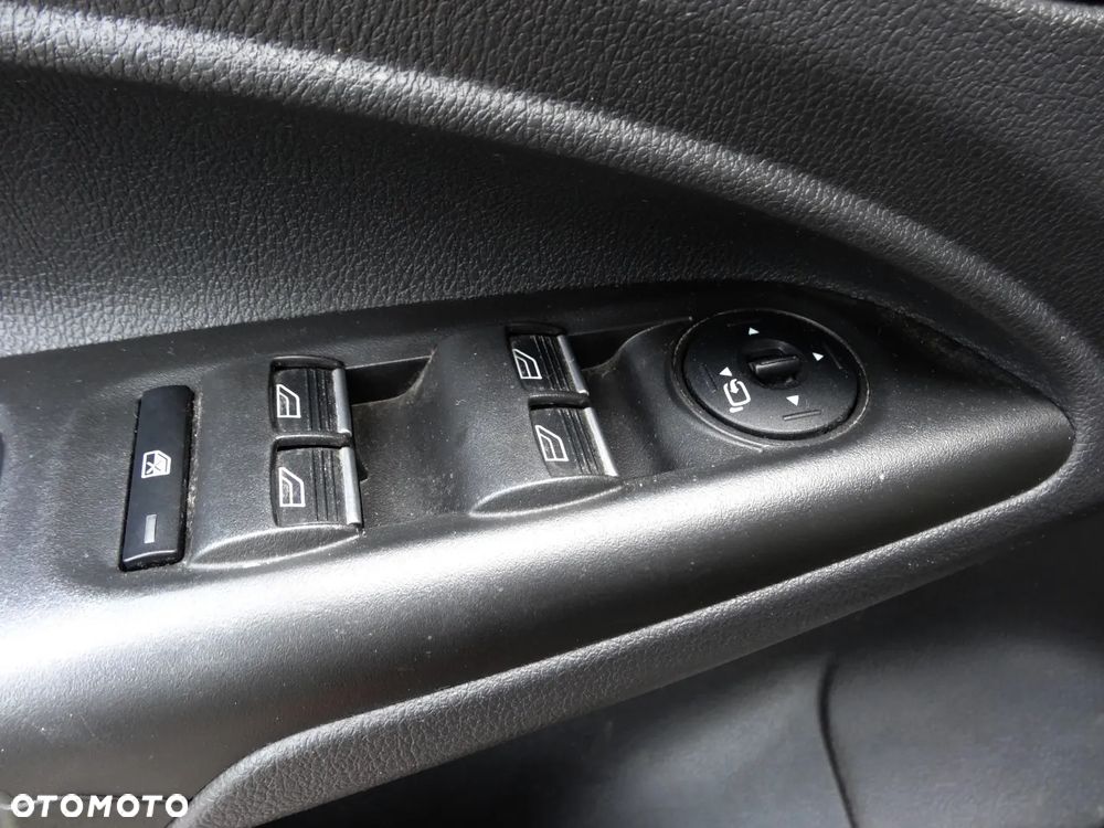 Ford Tourneo Connect Grand - 34