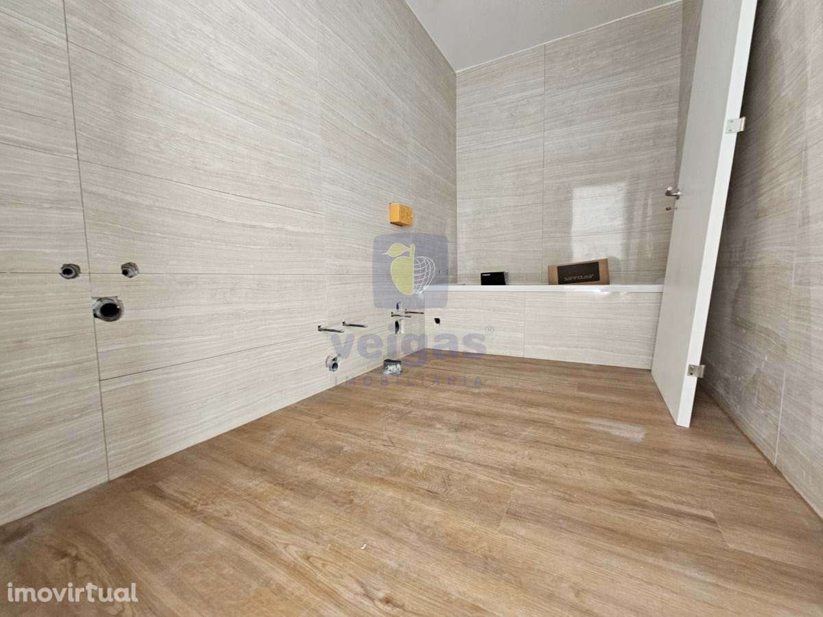 T2  Novo no Centro de  São Martinho do Porto - Grande imagem: 3/10