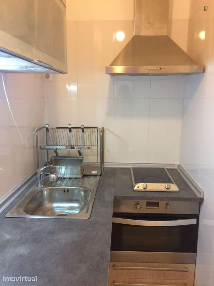 Apartamento com 1 quartos - localizado em Estrela Lisbon - Grande imagem: 2/8