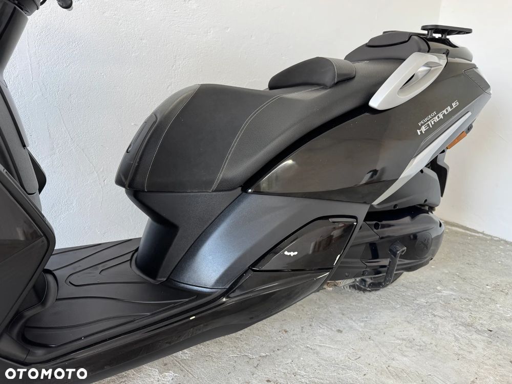 Peugeot Metropolis - 31