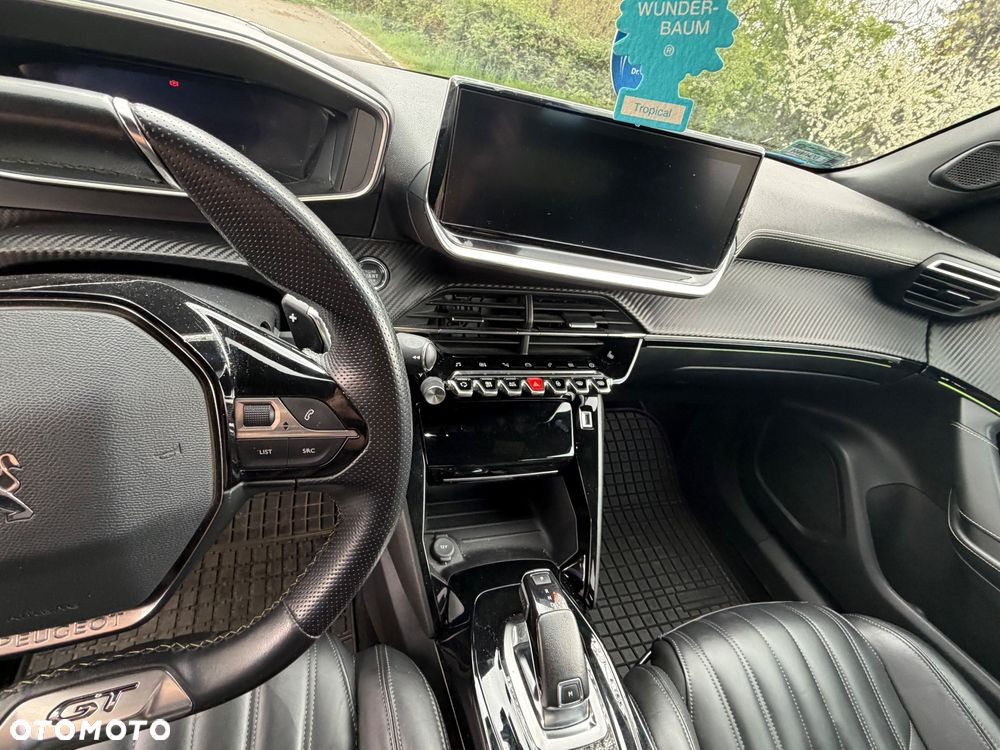 Peugeot 2008 PureTech 155 EAT8 GT - 18