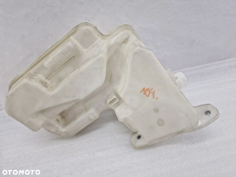 SKODA OCTAVIA 3 III / SEAT LEON 3 III / AUDI A3 8V ZBIORNICZEK SPRYSKIWACZY POD SPRYSKI , NR 5Q0955453R / 5Q0955449P , NR AUKCJI ZS104 - 1