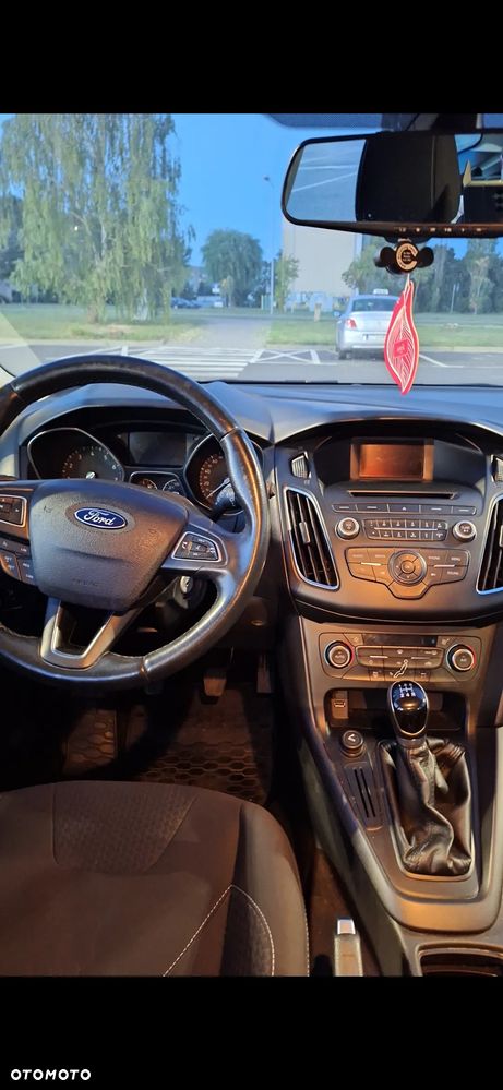 Ford Focus 1.6 Trend - 8