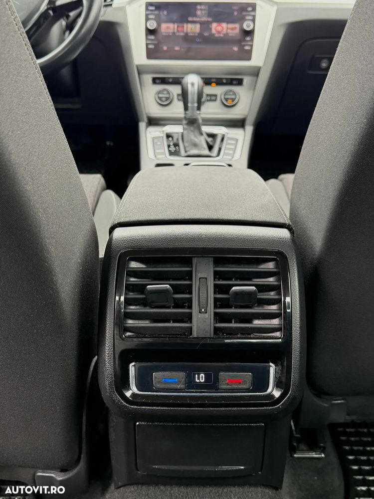 Volkswagen Passat 2.0 TDI DSG Comfortline - 29