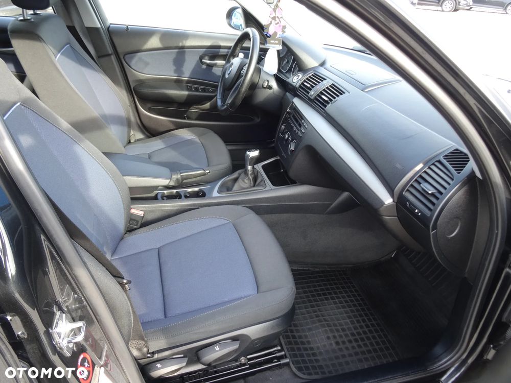 BMW Seria 1 118d DPF - 13