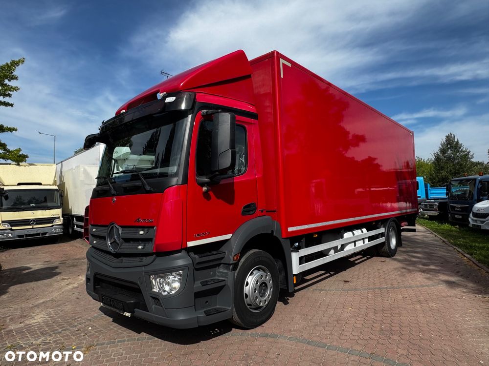 Mercedes-Benz ANTOS 1827 KONTENER 8.20 WINDA