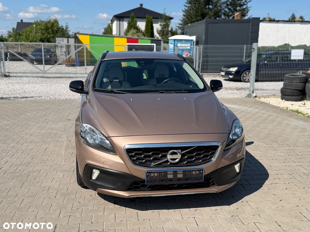 Volvo V40 D2 R Design - 4
