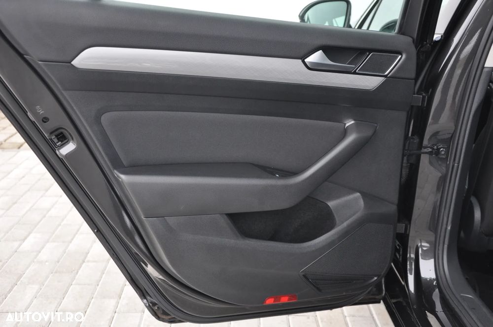 Volkswagen Passat 2.0 TDI DSG Comfortline - 21