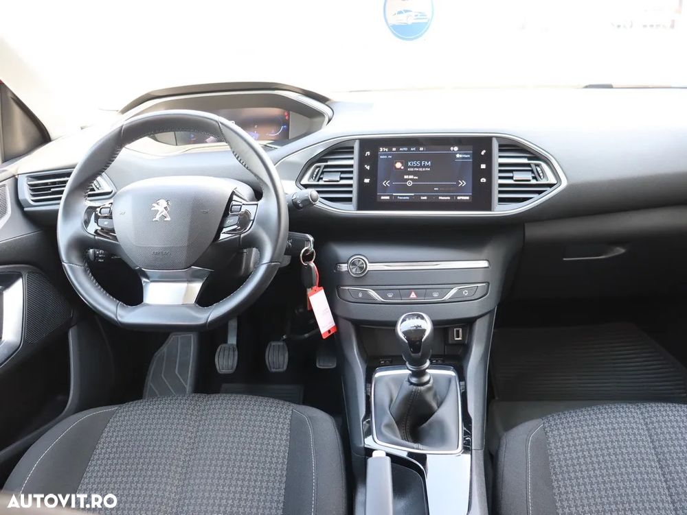 Peugeot 308 1.2 L PureTech Turbo S&S Active - 11