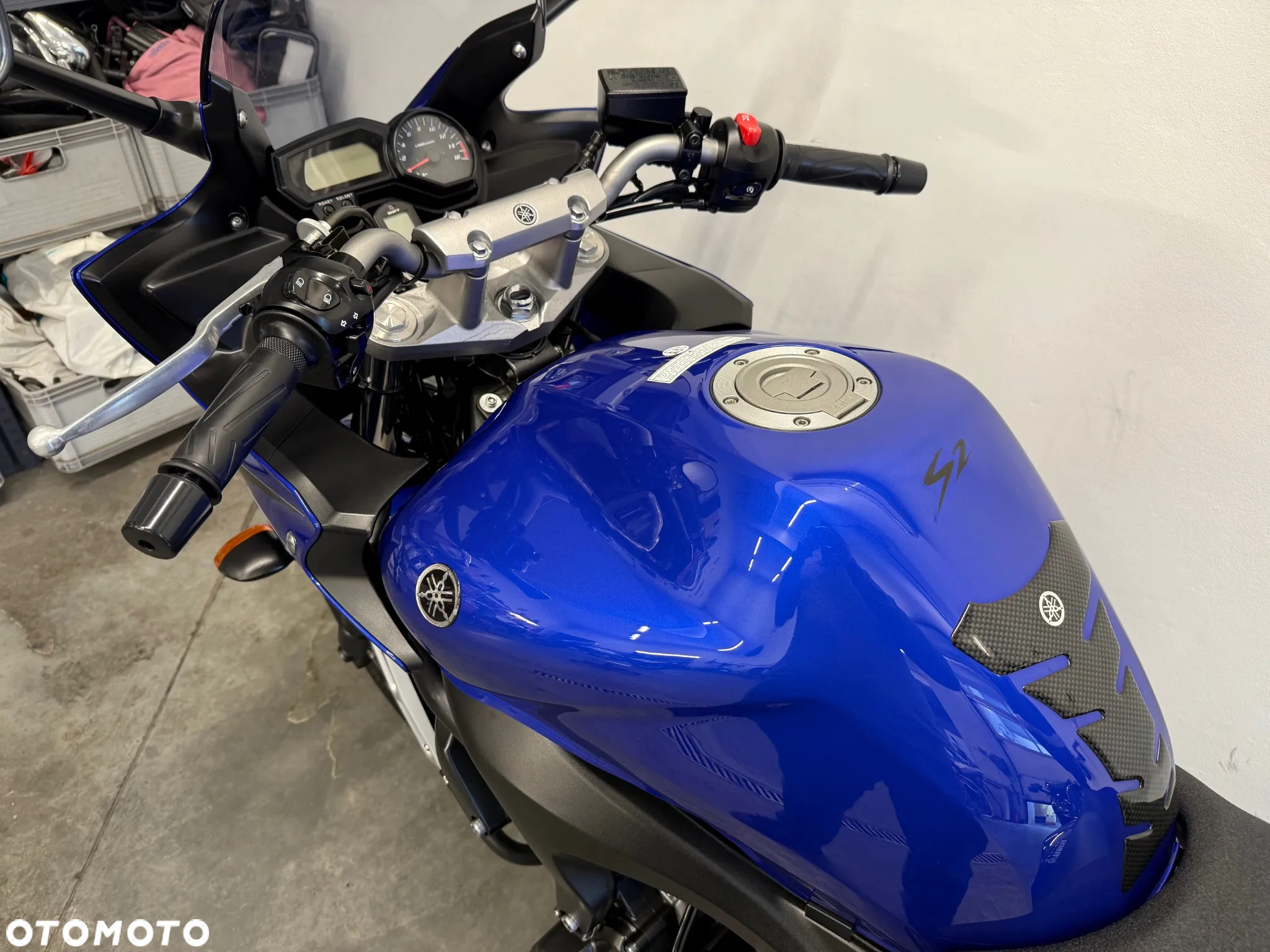 Yamaha FZ6 - 18