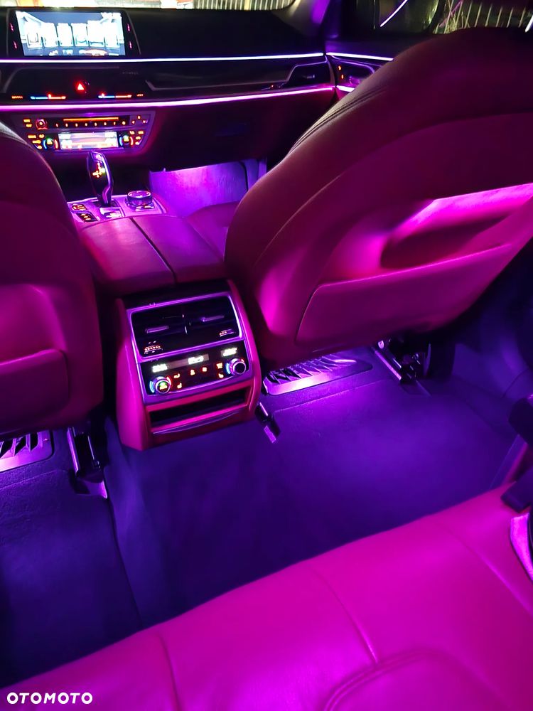 BMW Seria 7 730Ld xDrive - 32