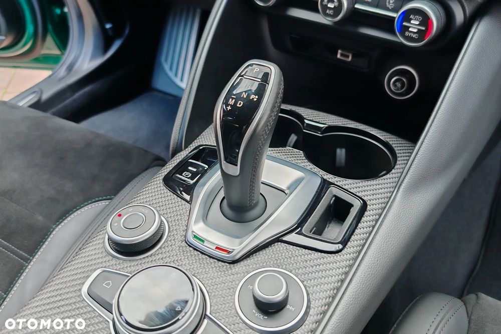 Alfa Romeo Giulia 2.9 Bi Turbo V6 Quadrifoglio - 22