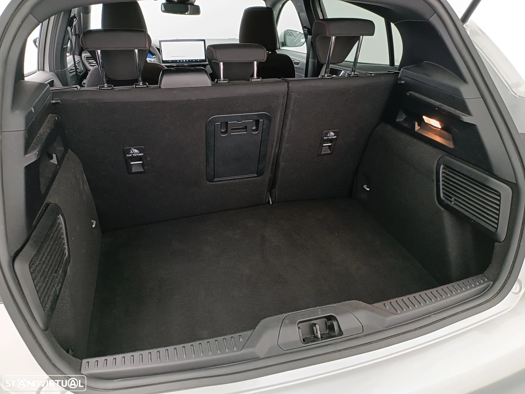 Ford Focus 1.0 EcoBoost MHEV ST-Line X - 9