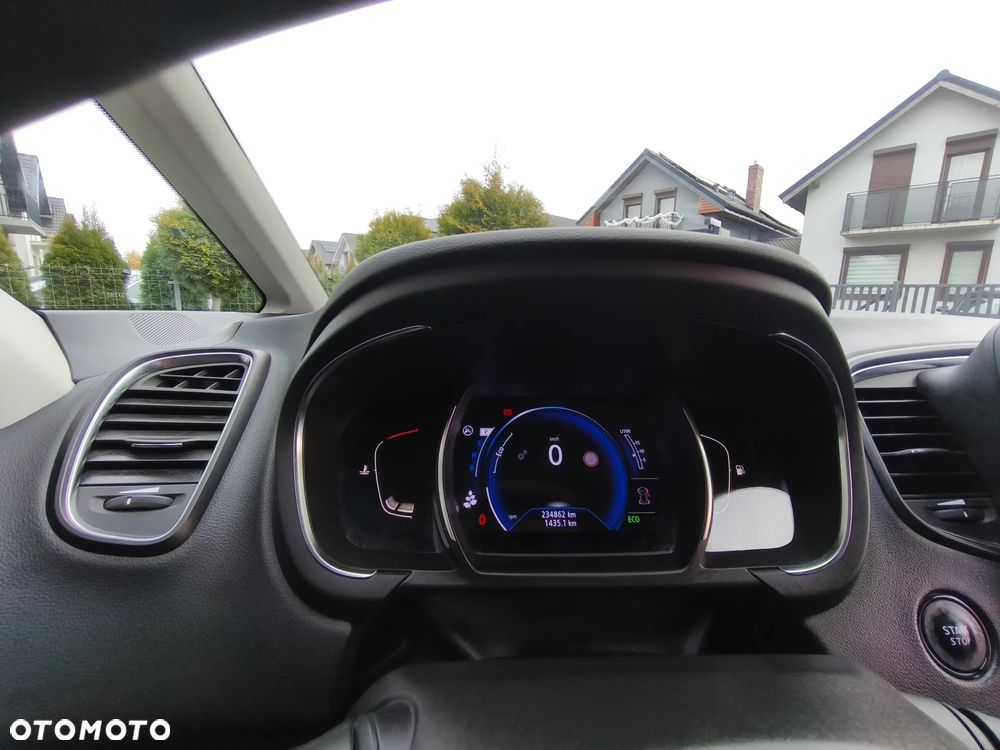 Renault Grand Scenic - 17