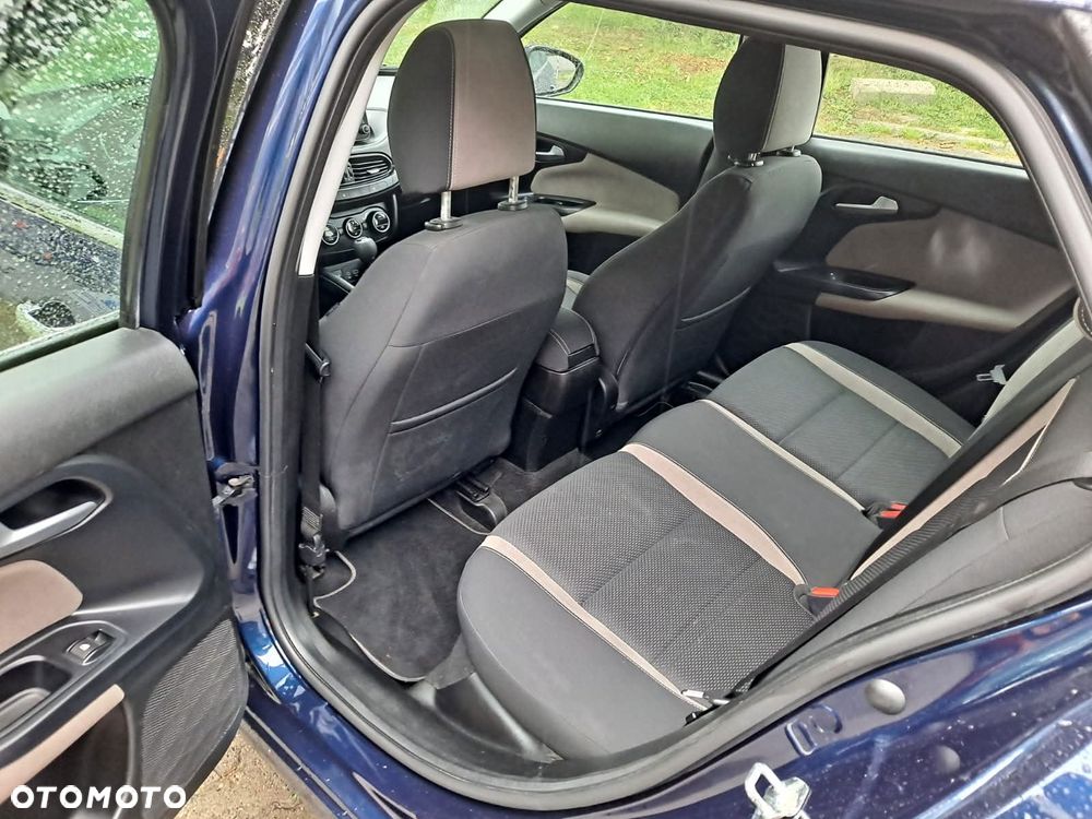 Fiat Tipo 1.6 MultiJet 16v Lounge - 21