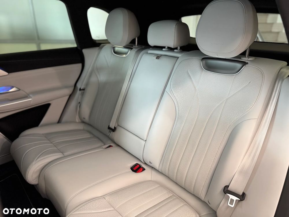 XPeng G9 80.3 kWh RWD Standard Range - 11