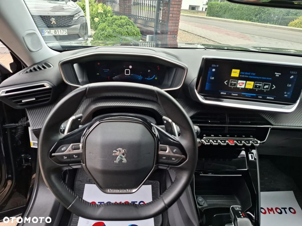 Peugeot 2008 PureTech 130 EAT8 GT - 19