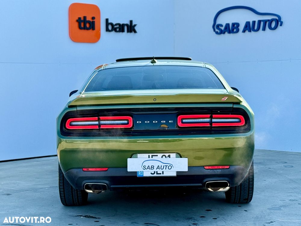 Dodge Challenger - 25