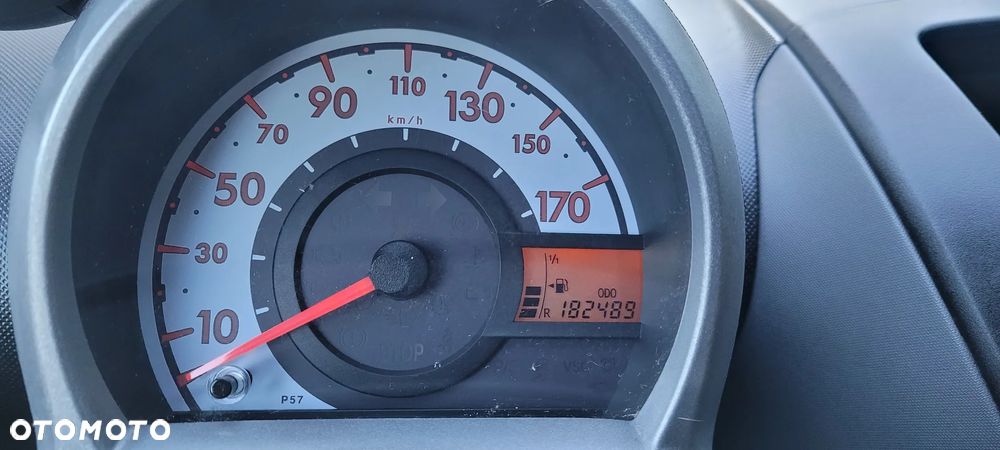 Peugeot 107 1.0 Trendy - 34