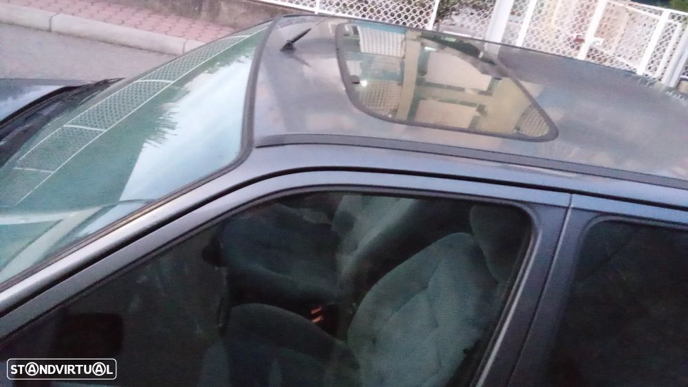 Ford Fiesta 1.1 CLX - 2