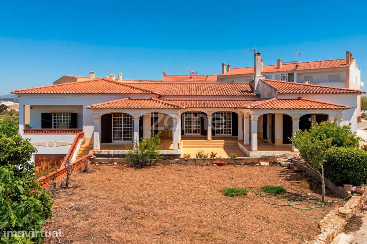Moradia  T6 Independente em Odiáxere inserida em lote de 3043 m2 - Grande imagem: 3/37