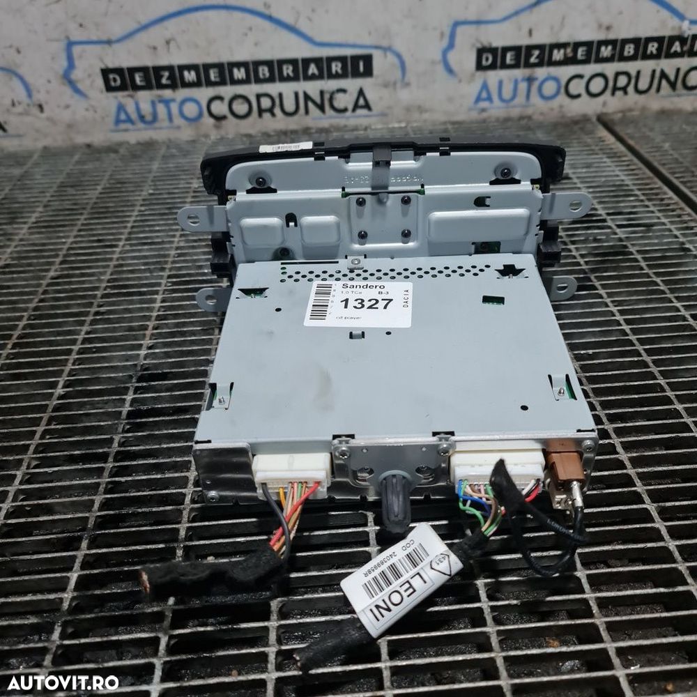 Cd player Dacia Sandero 2 Facelift 2016 - 2020 (1327) 281152368R - 3