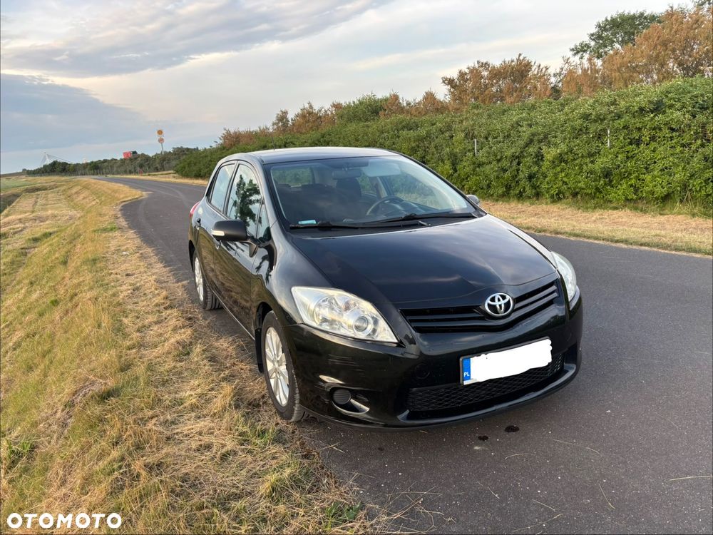 Toyota Auris 1.4 D-4D Luna - 1
