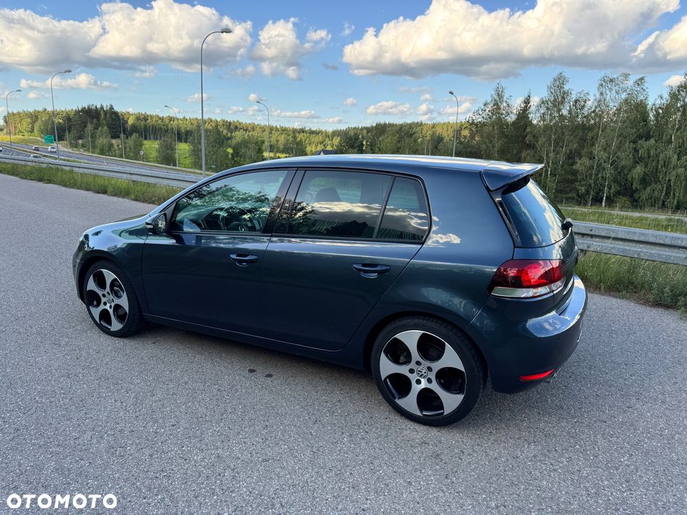 Volkswagen Golf 2.0 TDI DPF Highline - 4