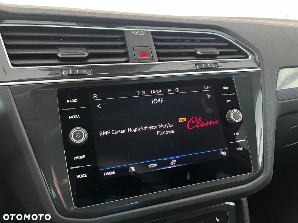 Volkswagen Tiguan - 24