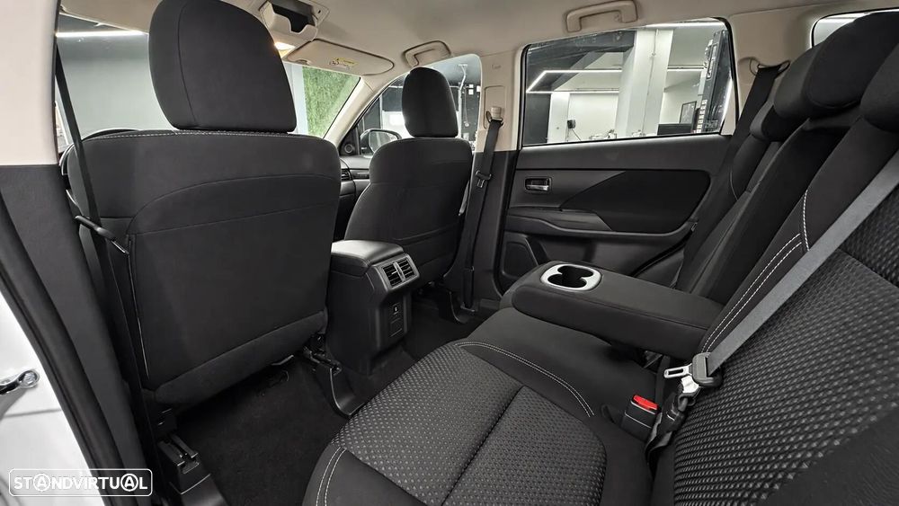 Mitsubishi Outlander 2.0 Kaiteki CVT - 43