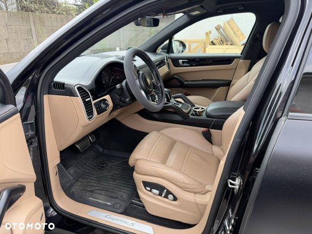 Porsche Cayenne S - 3